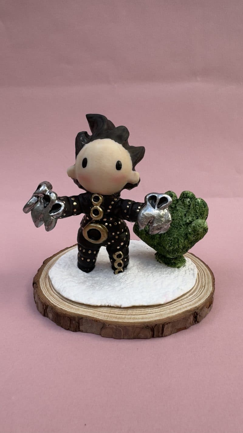 Art toy Eduardo Manostijeras