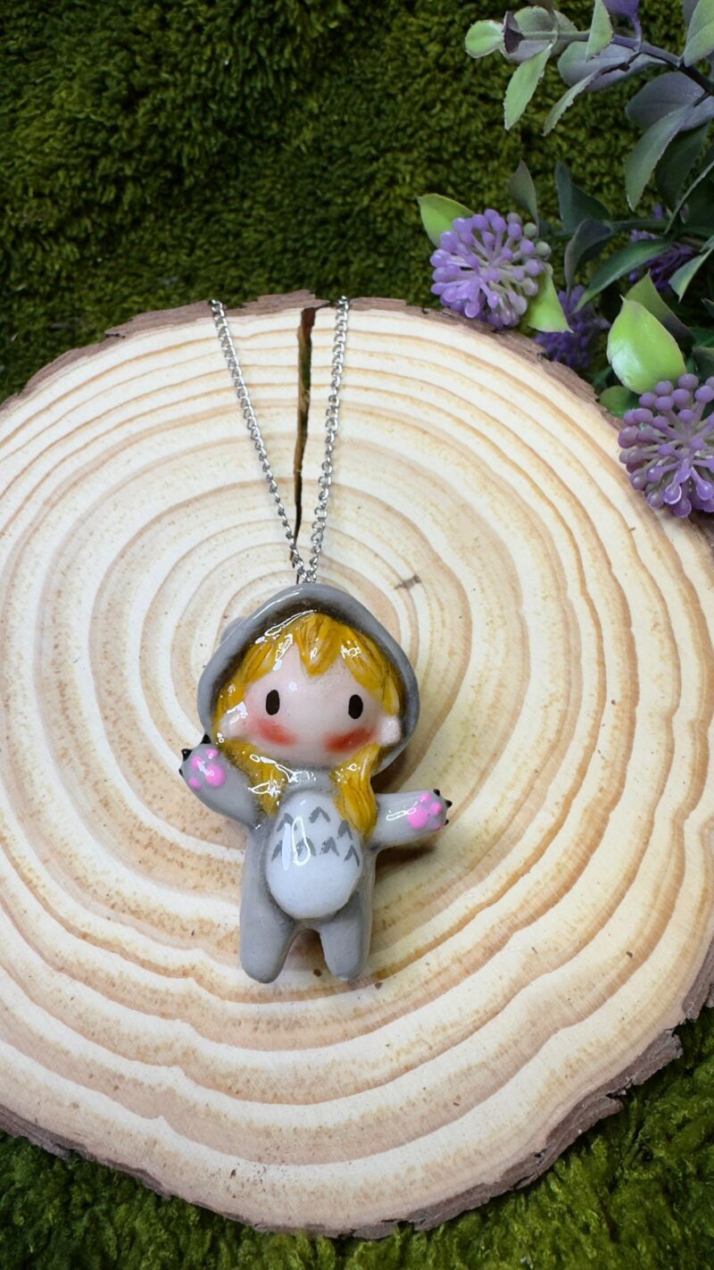Colgante niña Totoro