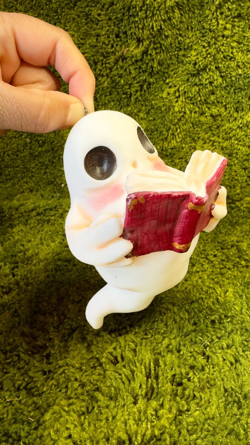 Arttoy Fantasma lector libro burdeos